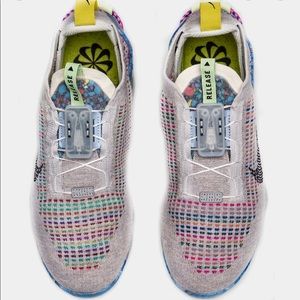 Nike Air VaporMax Flyknit GS Multi-Color size 6.5Y